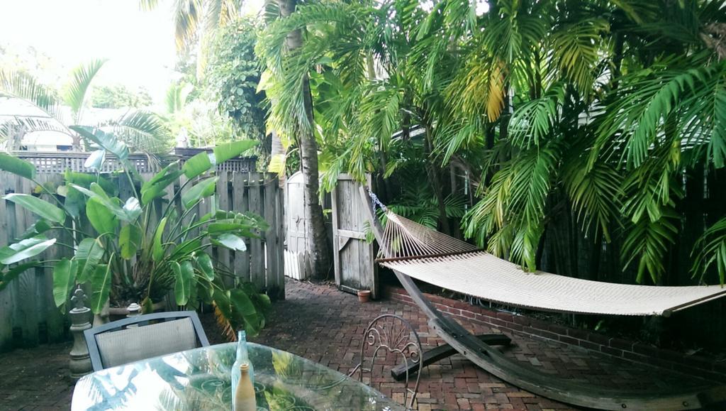 Frances Street Bottle Inn Key West Esterno foto