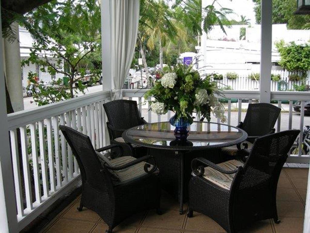 Frances Street Bottle Inn Key West Esterno foto